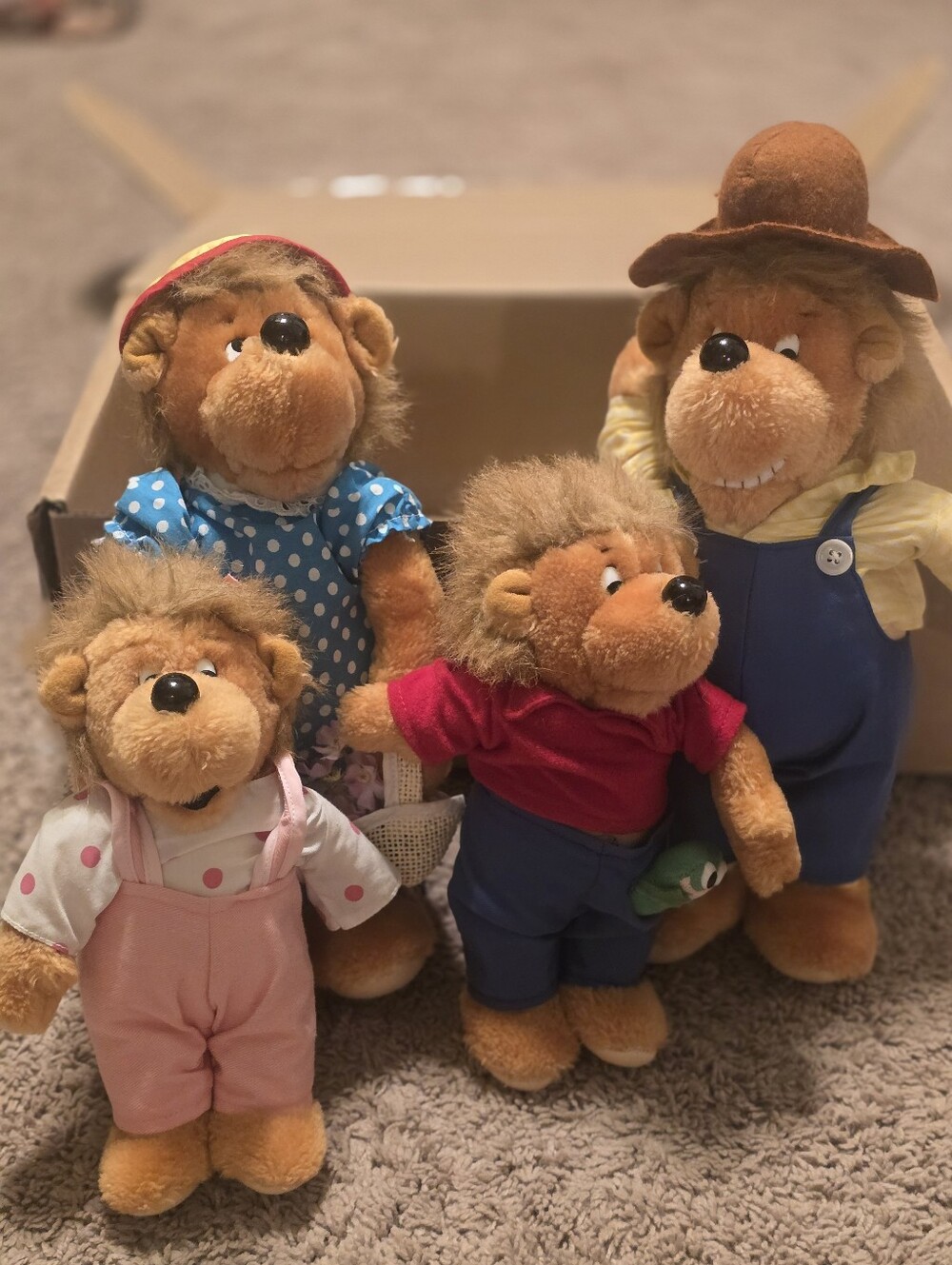 Vintage 1984 Berenstain Bears Plush Family Set Mattel Emotions Mama Papa Bro Sis